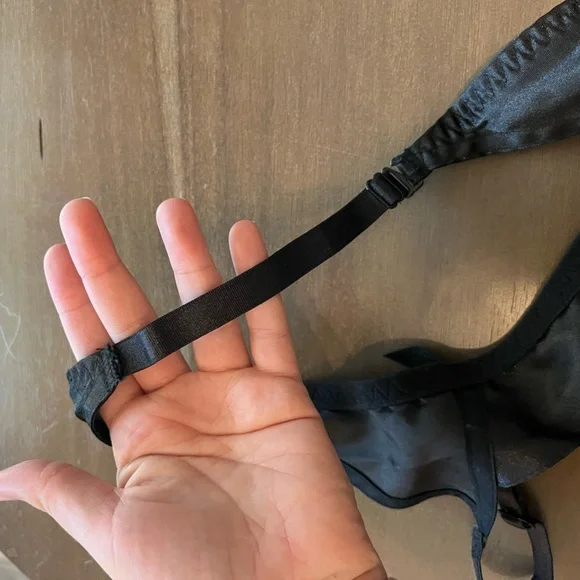 Leg Avenue Adjustable garter - Picture 8 of 8